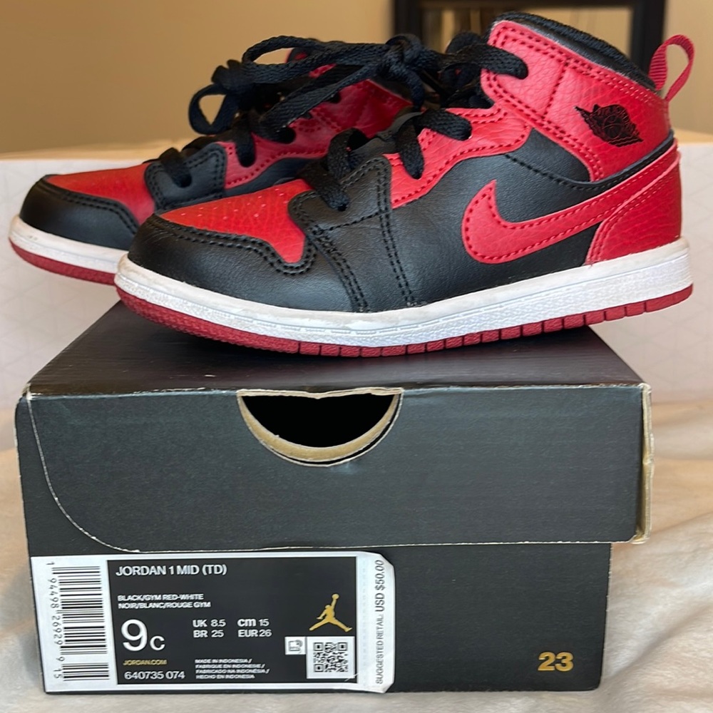 Jordan 1 Mid
